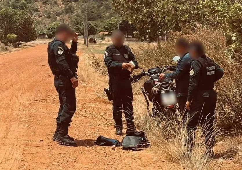 Homem é preso com revólver e R$ 6,4 mil em dinheiro no entroncamento da BR-174 para o Uiramutã