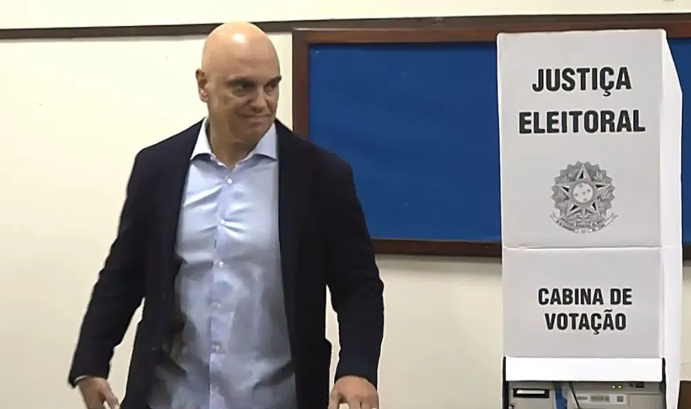 O plano para salvar Alexandre de Moraes se Flávio Bolsonaro ganhar a eleição
